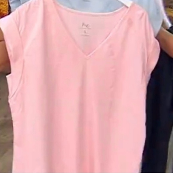 Me by Jennie Garth Tops - NWOT Me by Jennie Garth Carolina 100%
Cotton Tee Soft Pink| Size: XXS